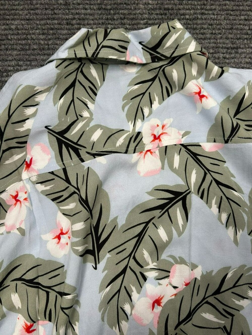 Kahuna Bay Mens S Short Sleeve Button-Up Hawaiian Shirt With Tropical Leaf & Flo - Picture 9 of 10